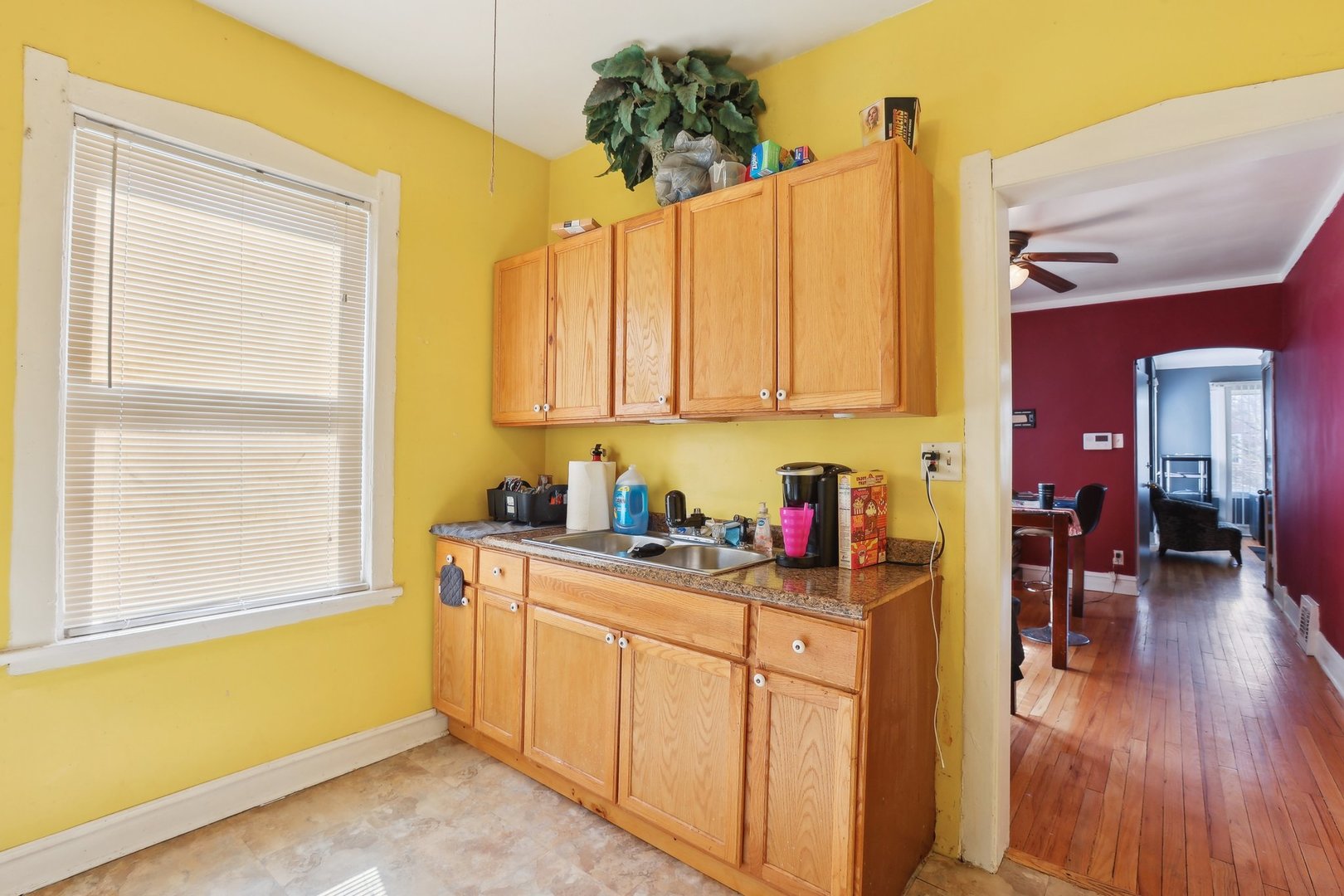 1727 N MENARD Avenue