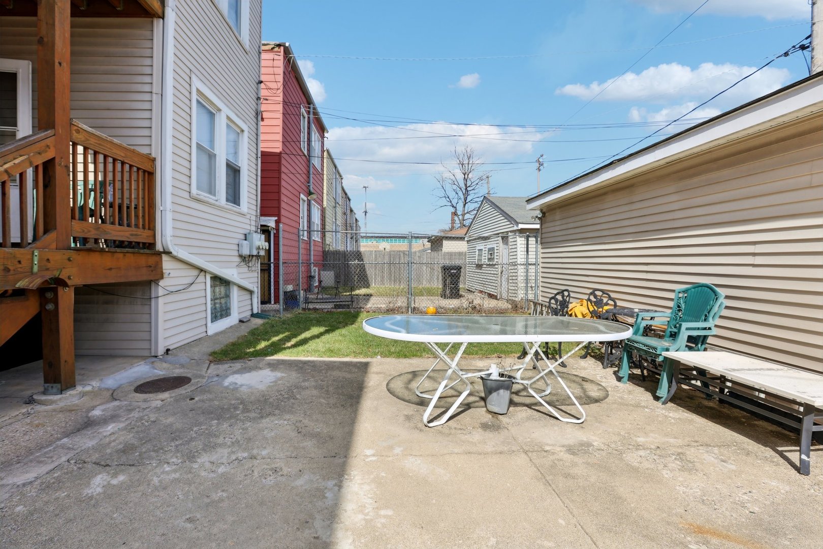 1727 N MENARD Avenue