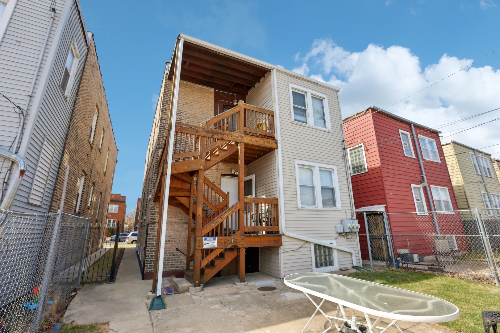 1727 N MENARD Avenue