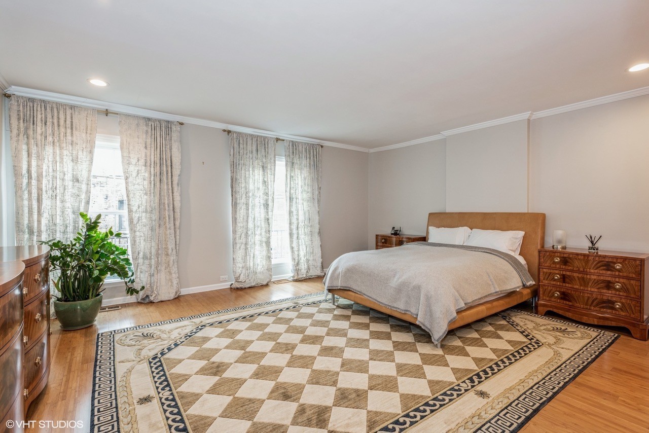 339 W Webster Avenue Unit: 6