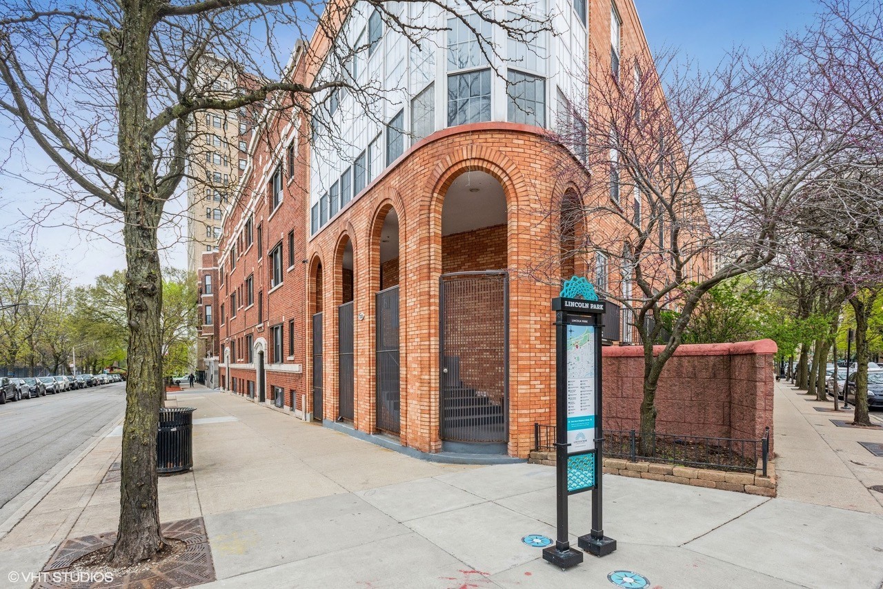 339 W Webster Avenue Unit: 6