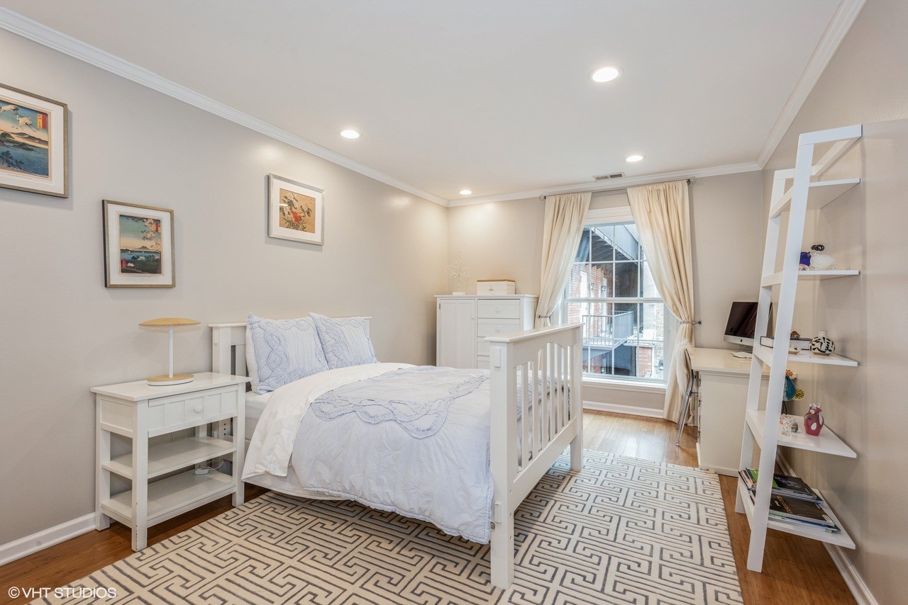 339 W Webster Avenue Unit: 6