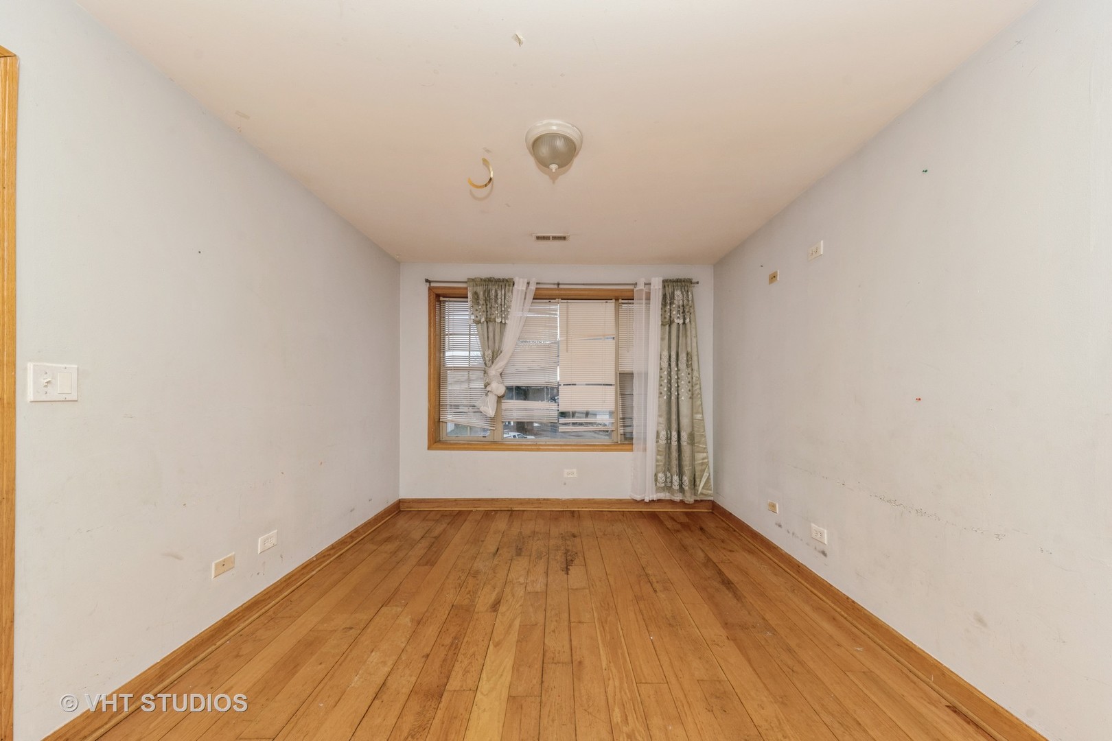 5316 S Kenneth Avenue Unit: 201