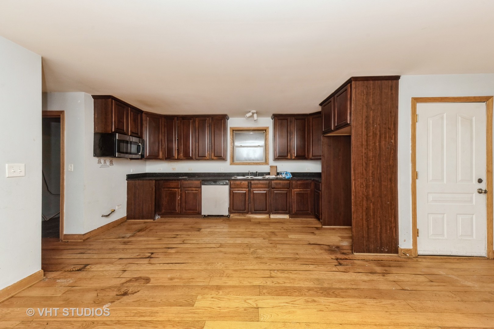 5316 S Kenneth Avenue Unit: 201