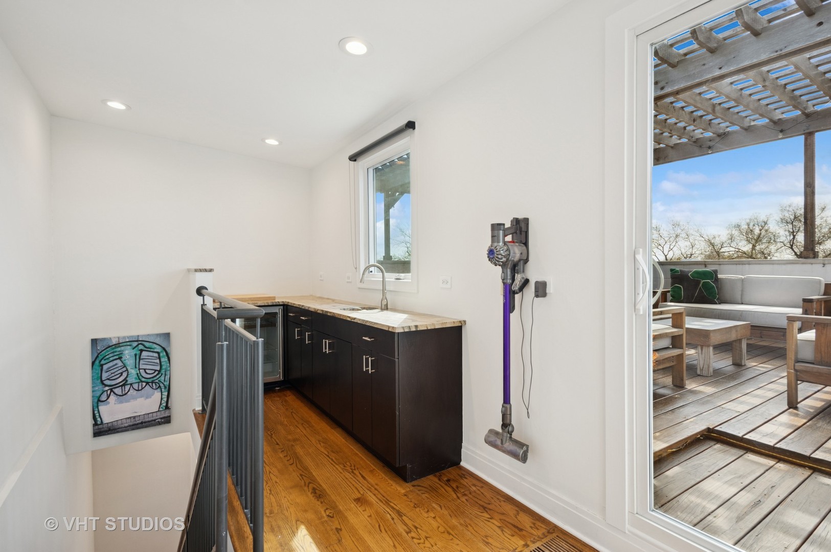 4208 N Albany Avenue Unit: 3