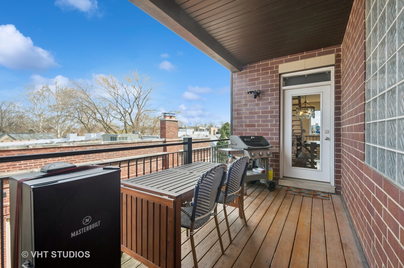 4208 N Albany Avenue Unit: 3