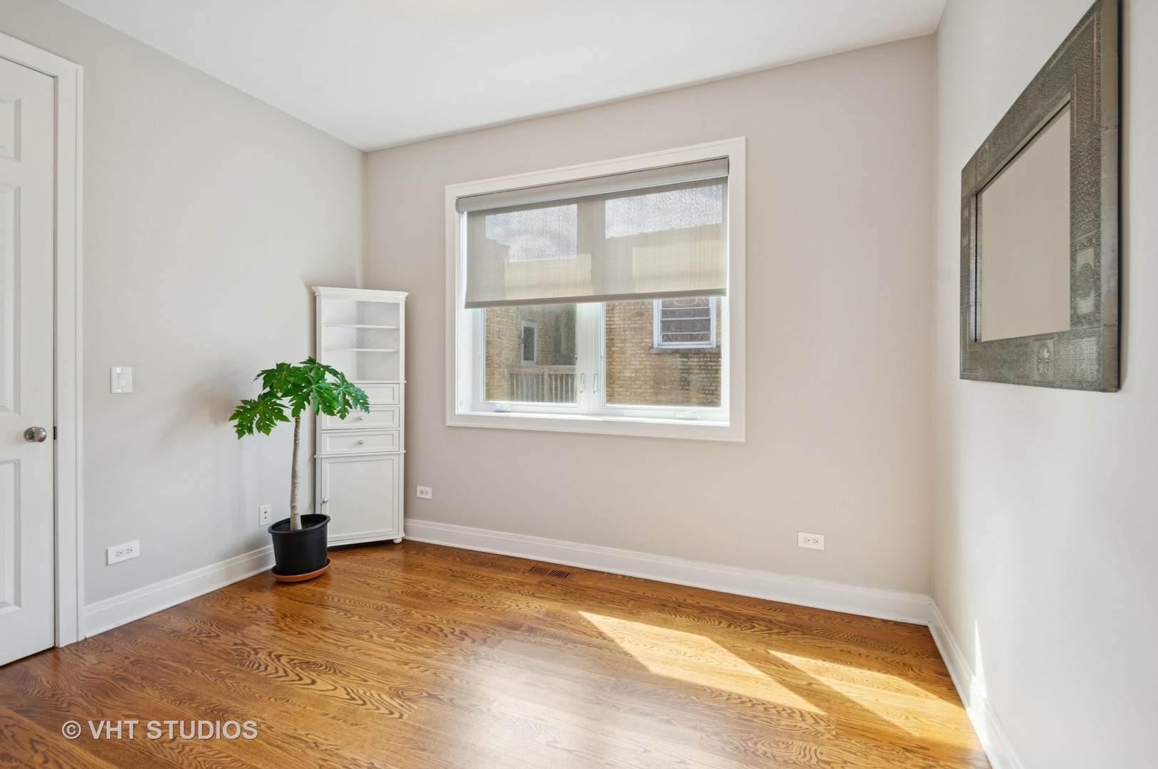 4208 N Albany Avenue Unit: 3