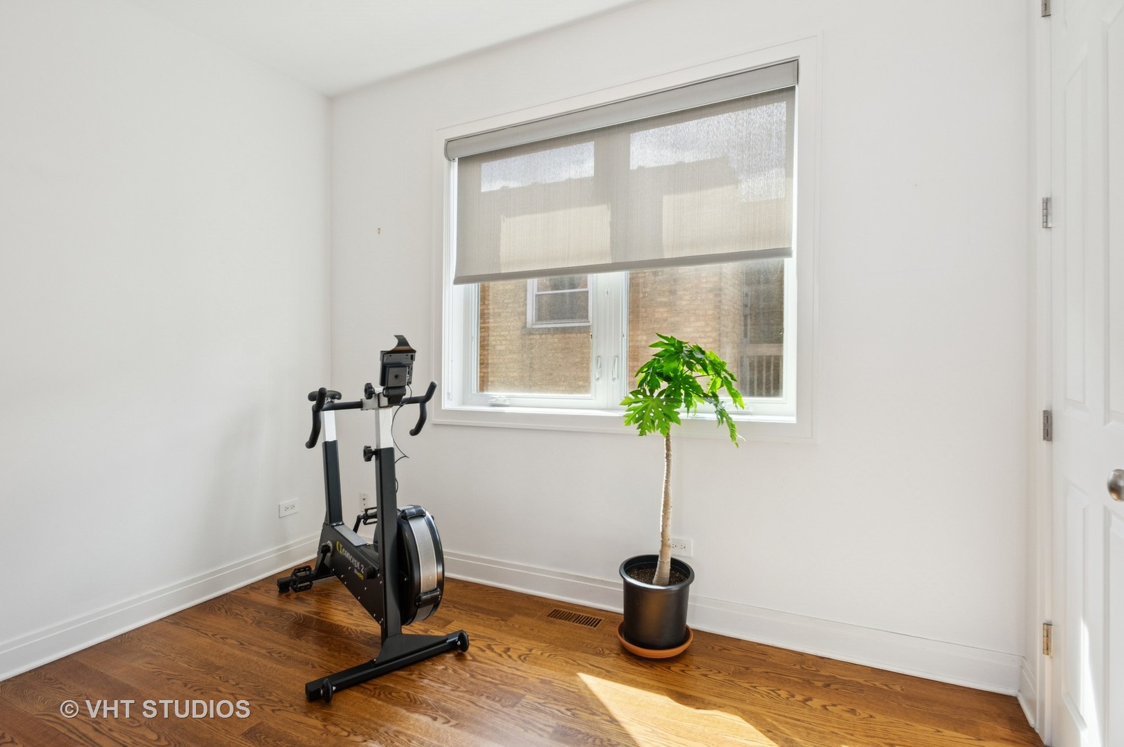 4208 N Albany Avenue Unit: 3