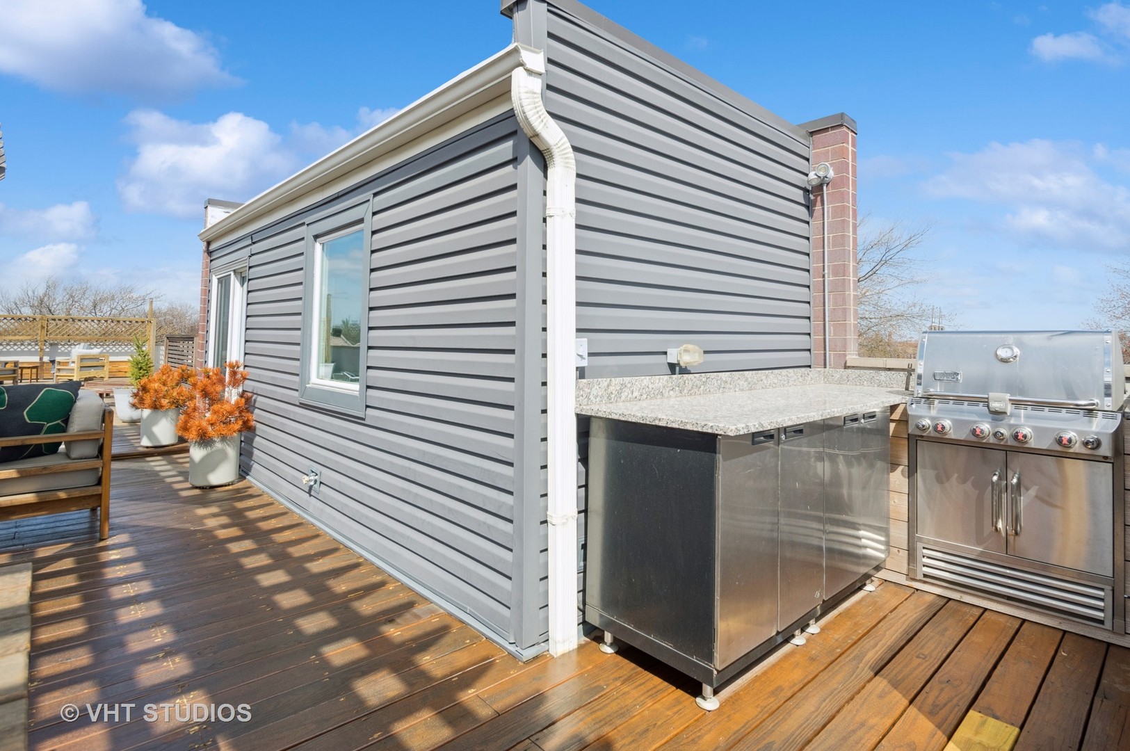 4208 N Albany Avenue Unit: 3