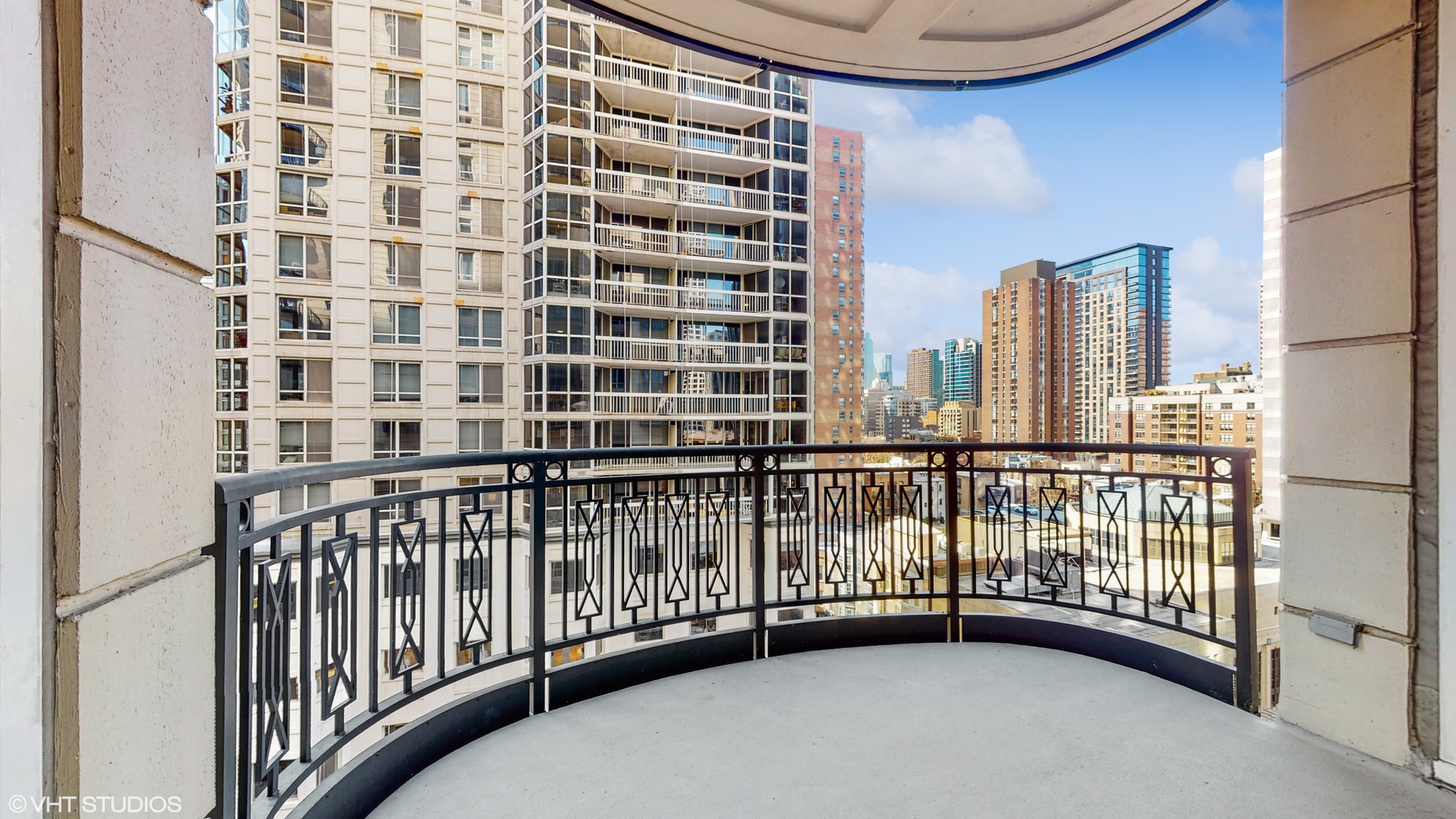 10 E Delaware Place Unit: 9D