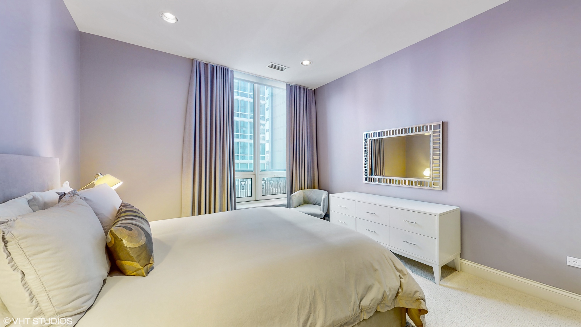 10 E Delaware Place Unit: 9D