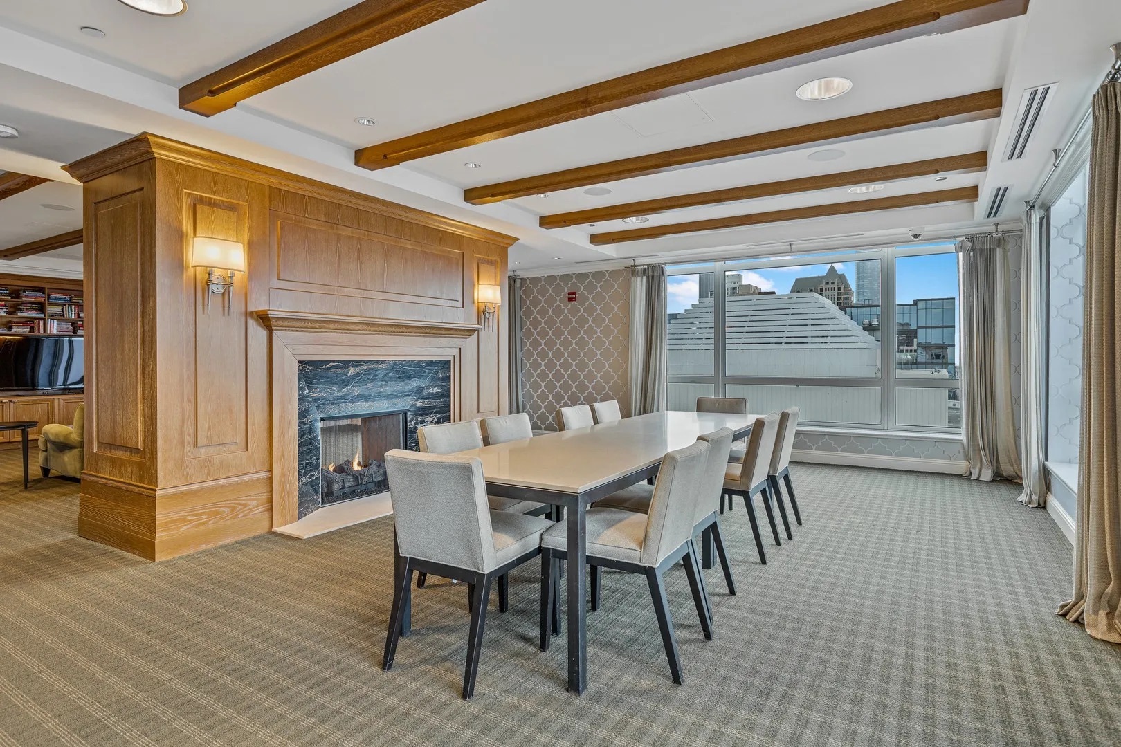 10 E Delaware Place Unit: 9D