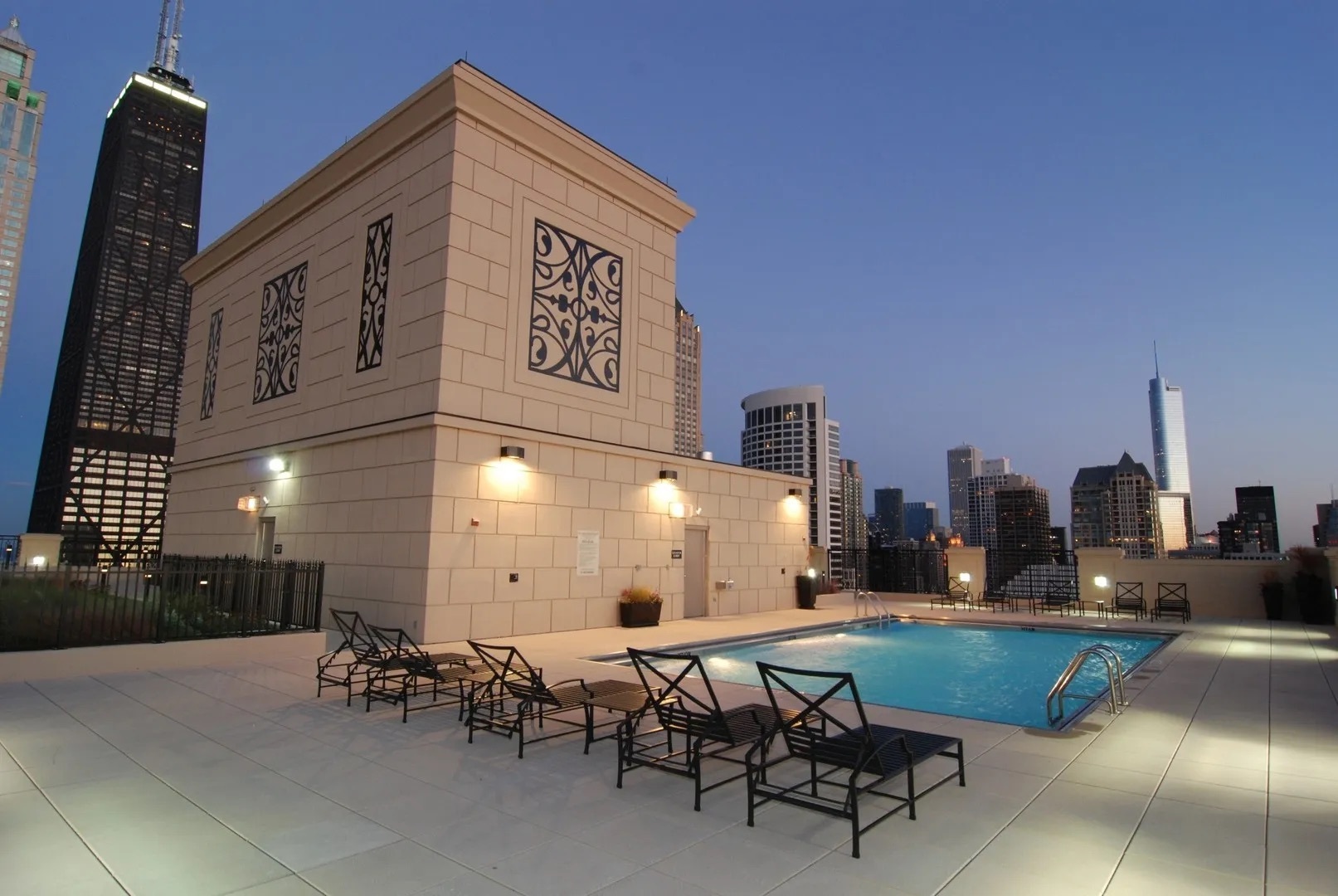 10 E Delaware Place Unit: 9D