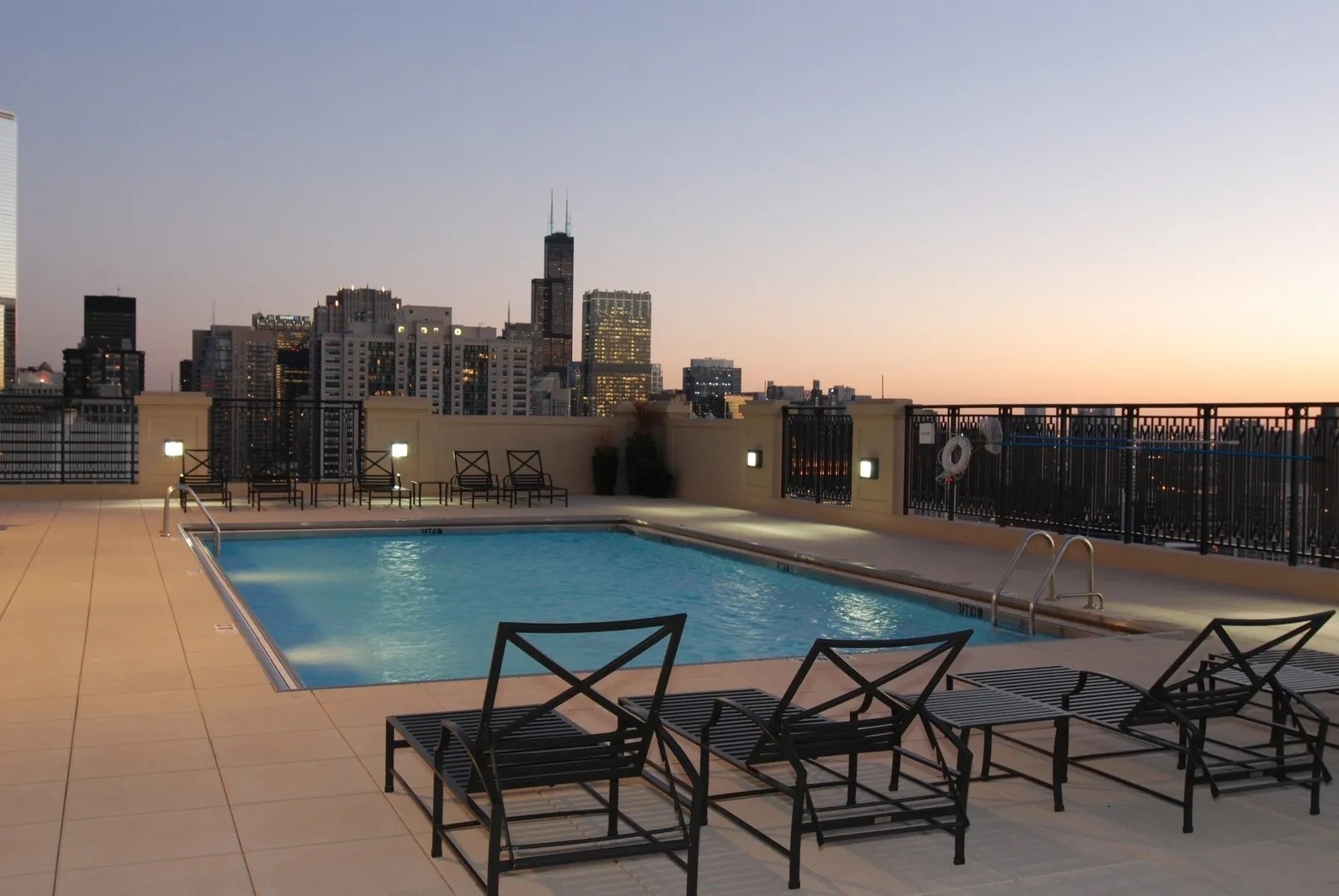 10 E Delaware Place Unit: 9D