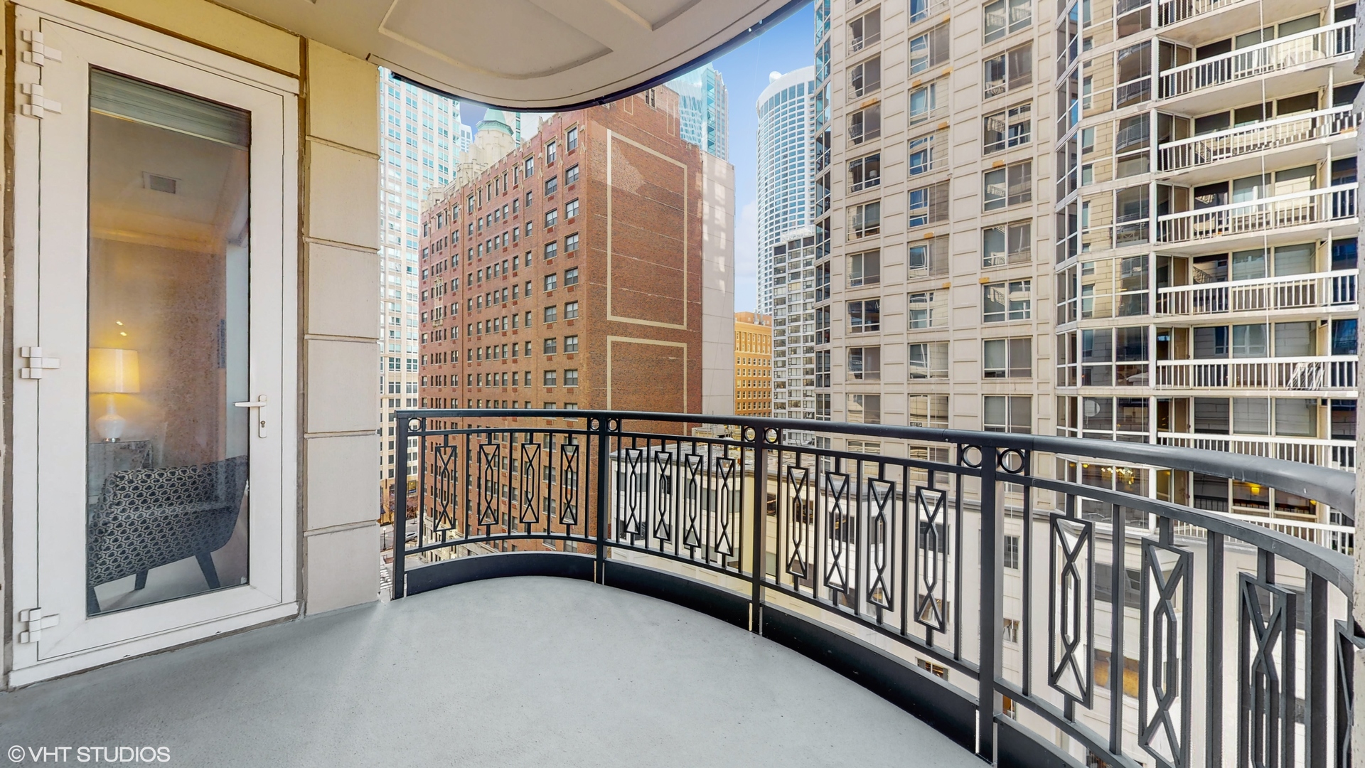 10 E Delaware Place Unit: 9D