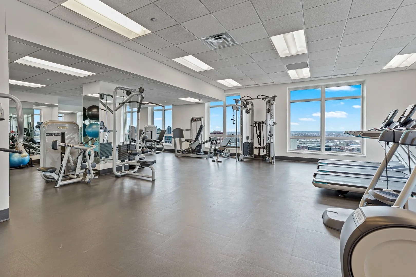 10 E Delaware Place Unit: 9D