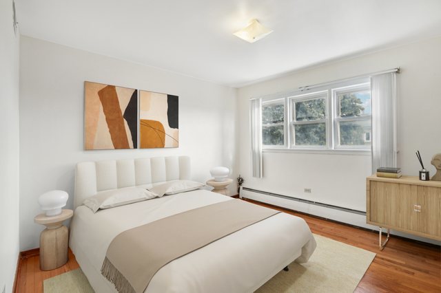 5927 W Addison Street Unit: 2B