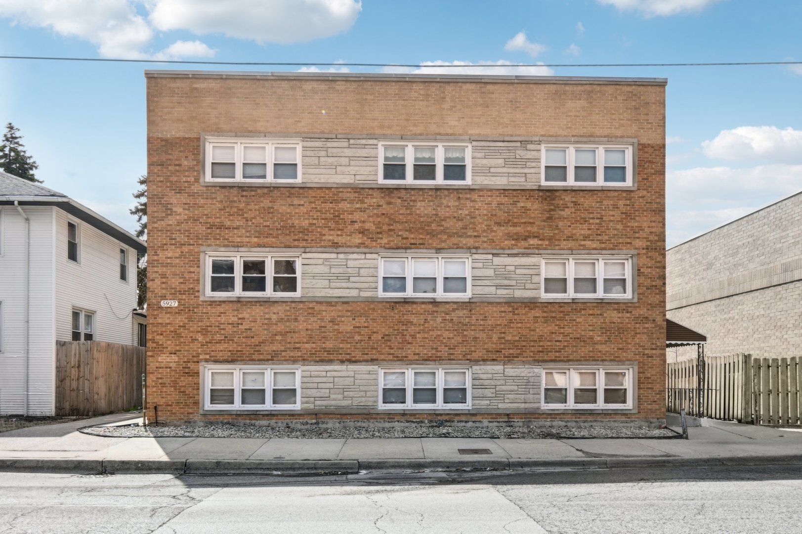 5927 W Addison Street Unit: 2B