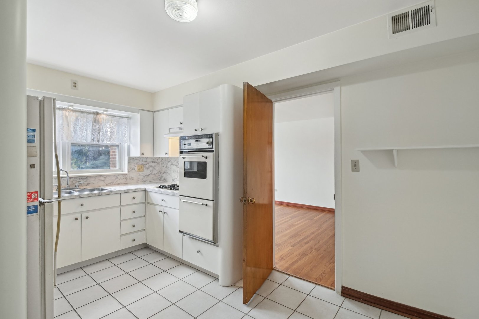 5927 W Addison Street Unit: 2B