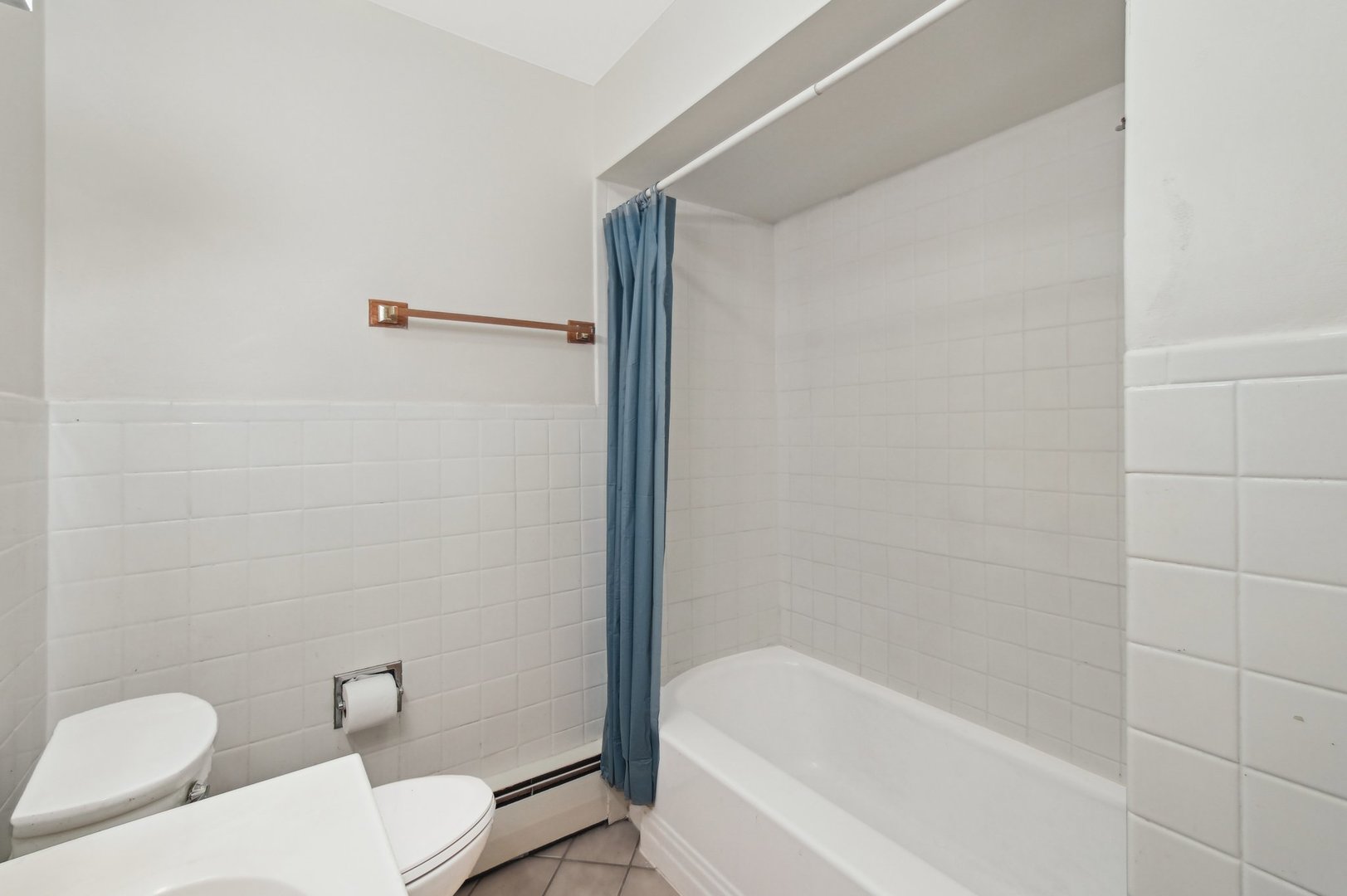 5927 W Addison Street Unit: 2B