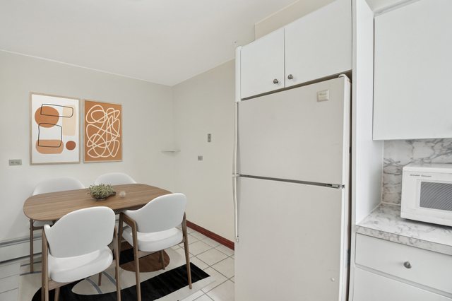 5927 W Addison Street Unit: 2B