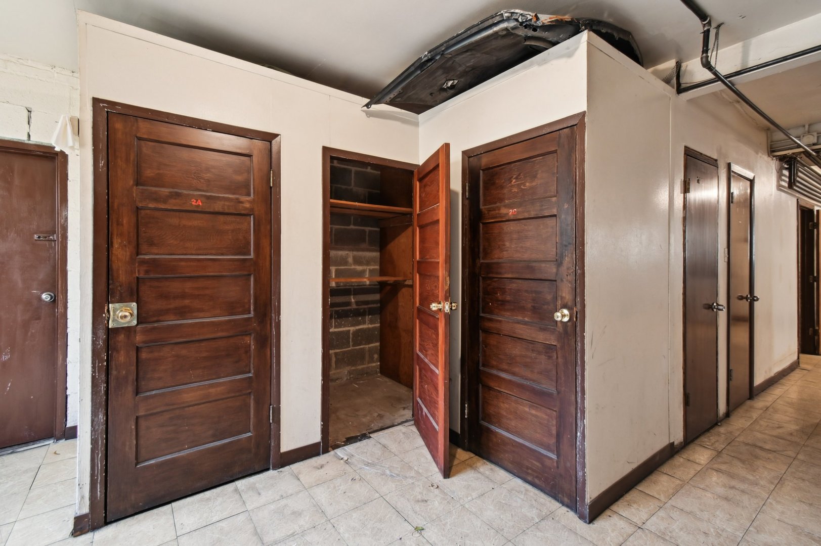 5927 W Addison Street Unit: 2B