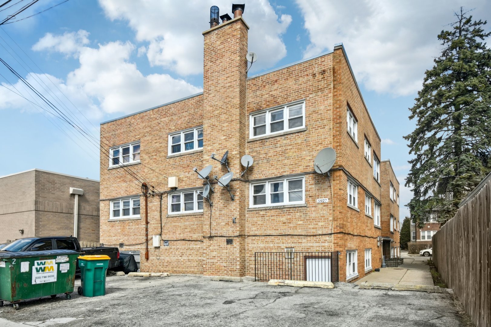5927 W Addison Street Unit: 2B