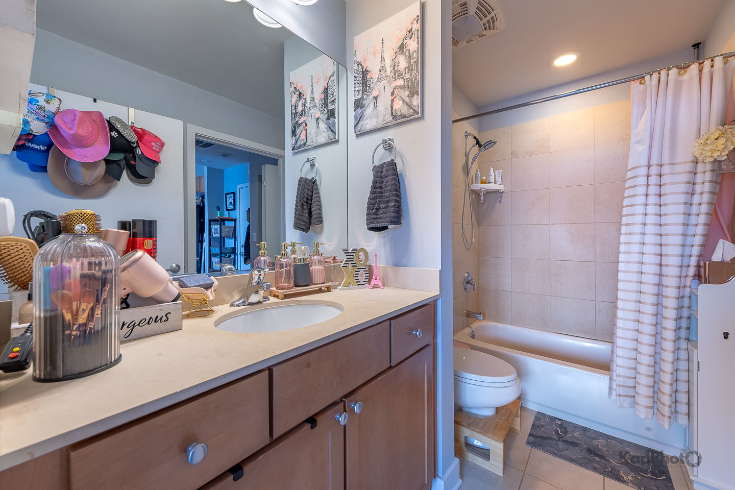 901 W Madison Street Unit: 403