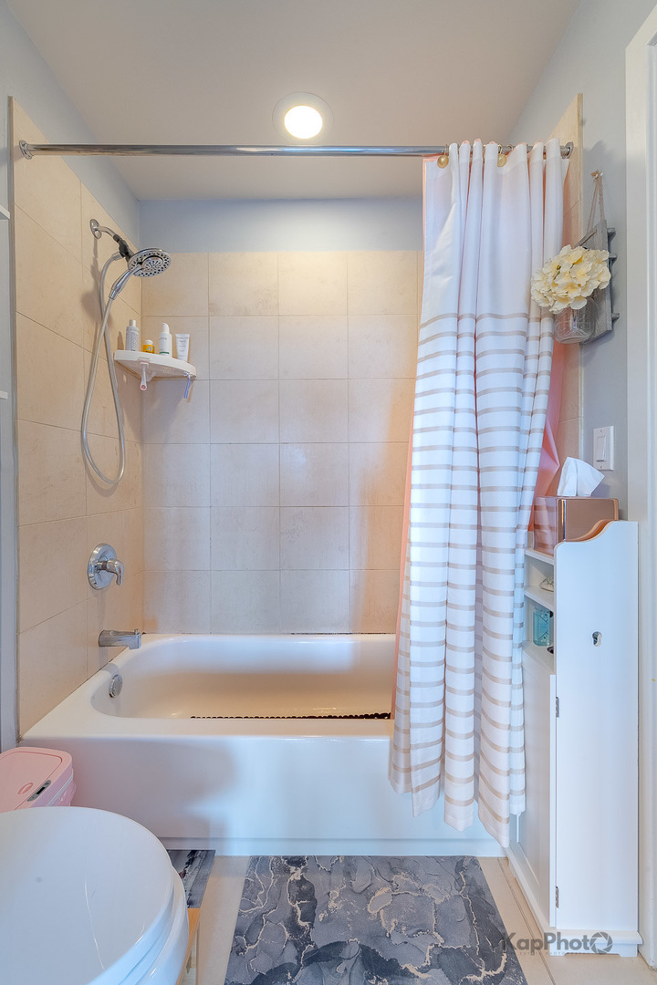 901 W Madison Street Unit: 403