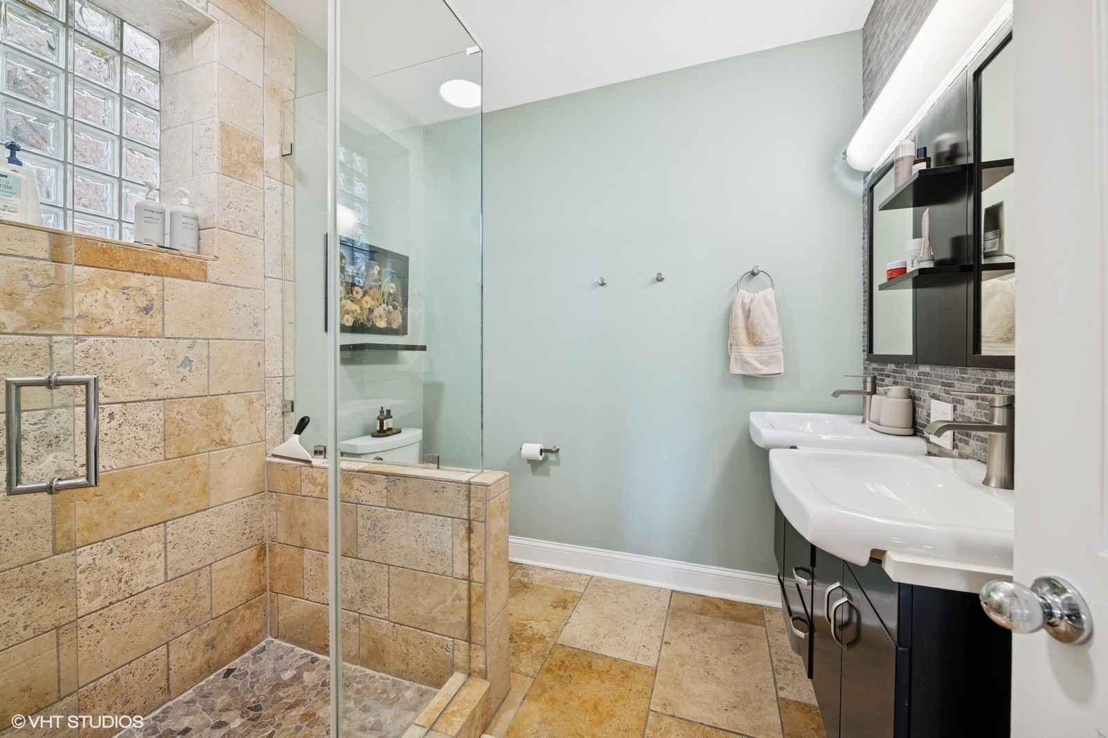 1102 N Paulina Street Unit: 201