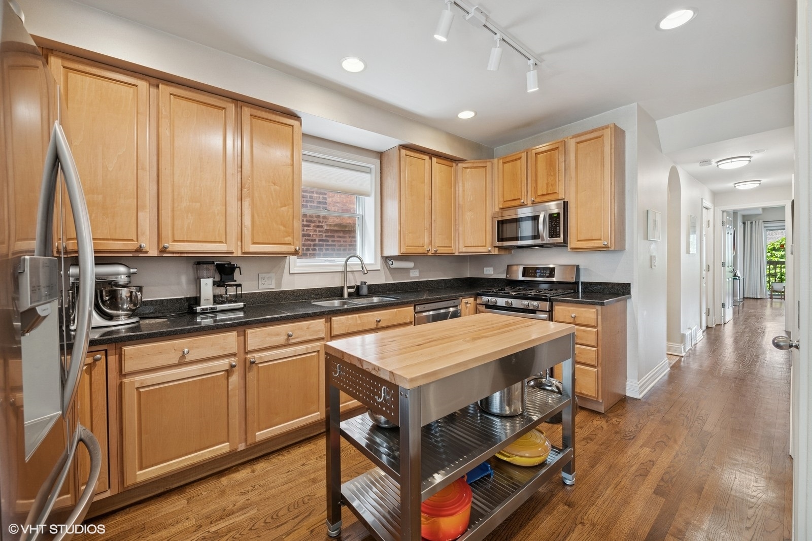 1102 N Paulina Street Unit: 201