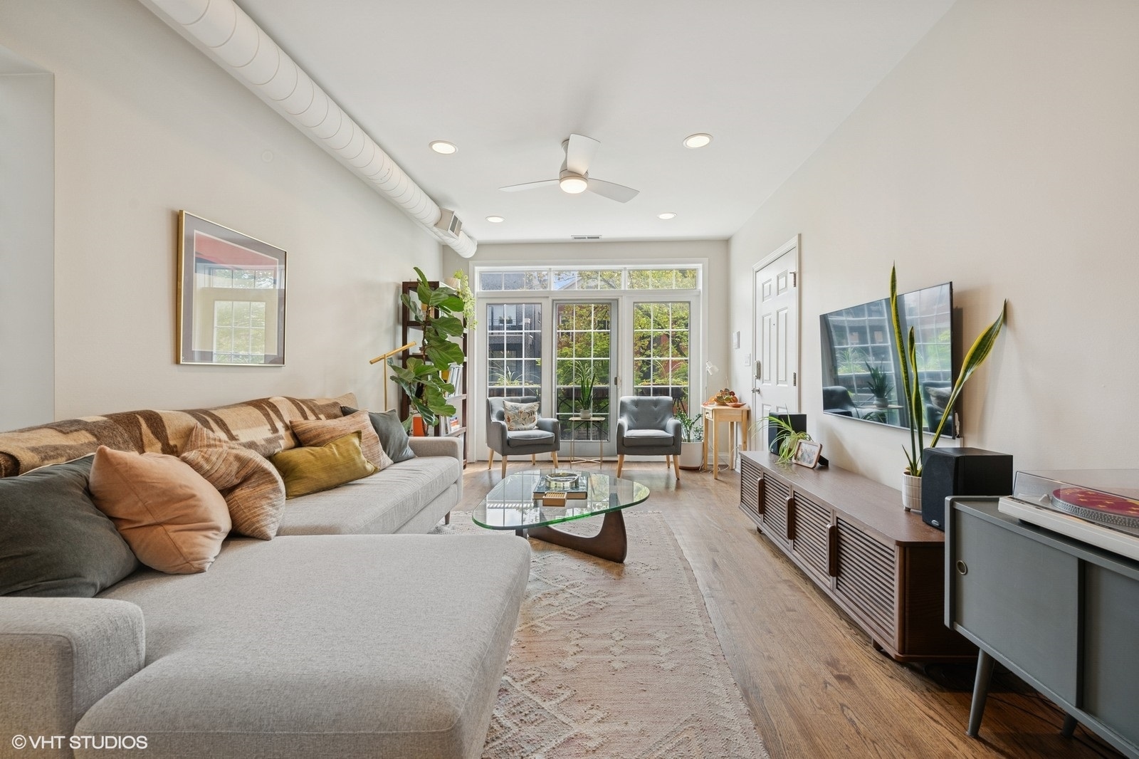 1102 N Paulina Street Unit: 201