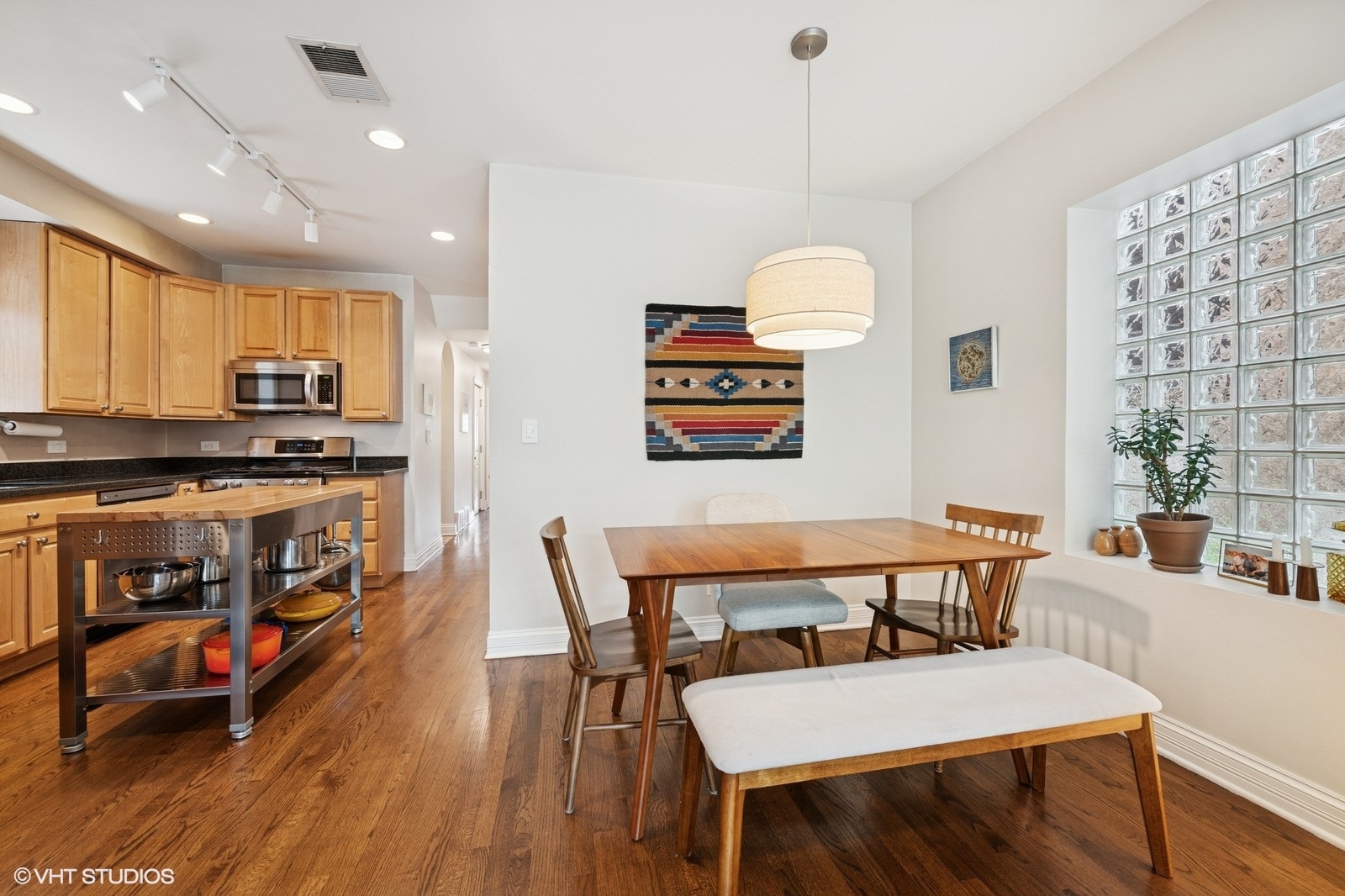 1102 N Paulina Street Unit: 201