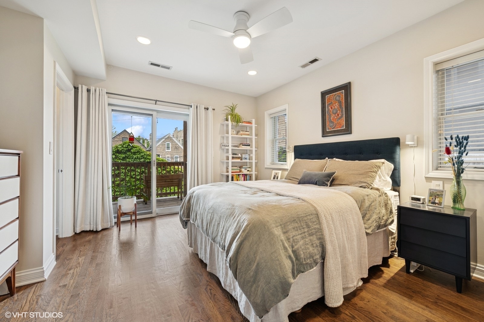 1102 N Paulina Street Unit: 201