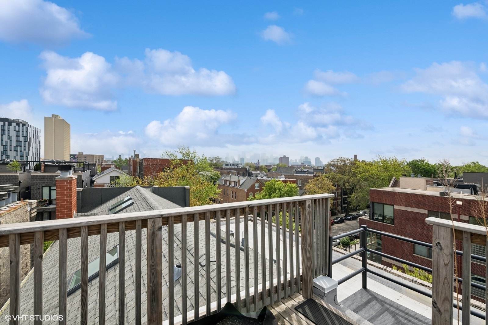 1102 N Paulina Street Unit: 201
