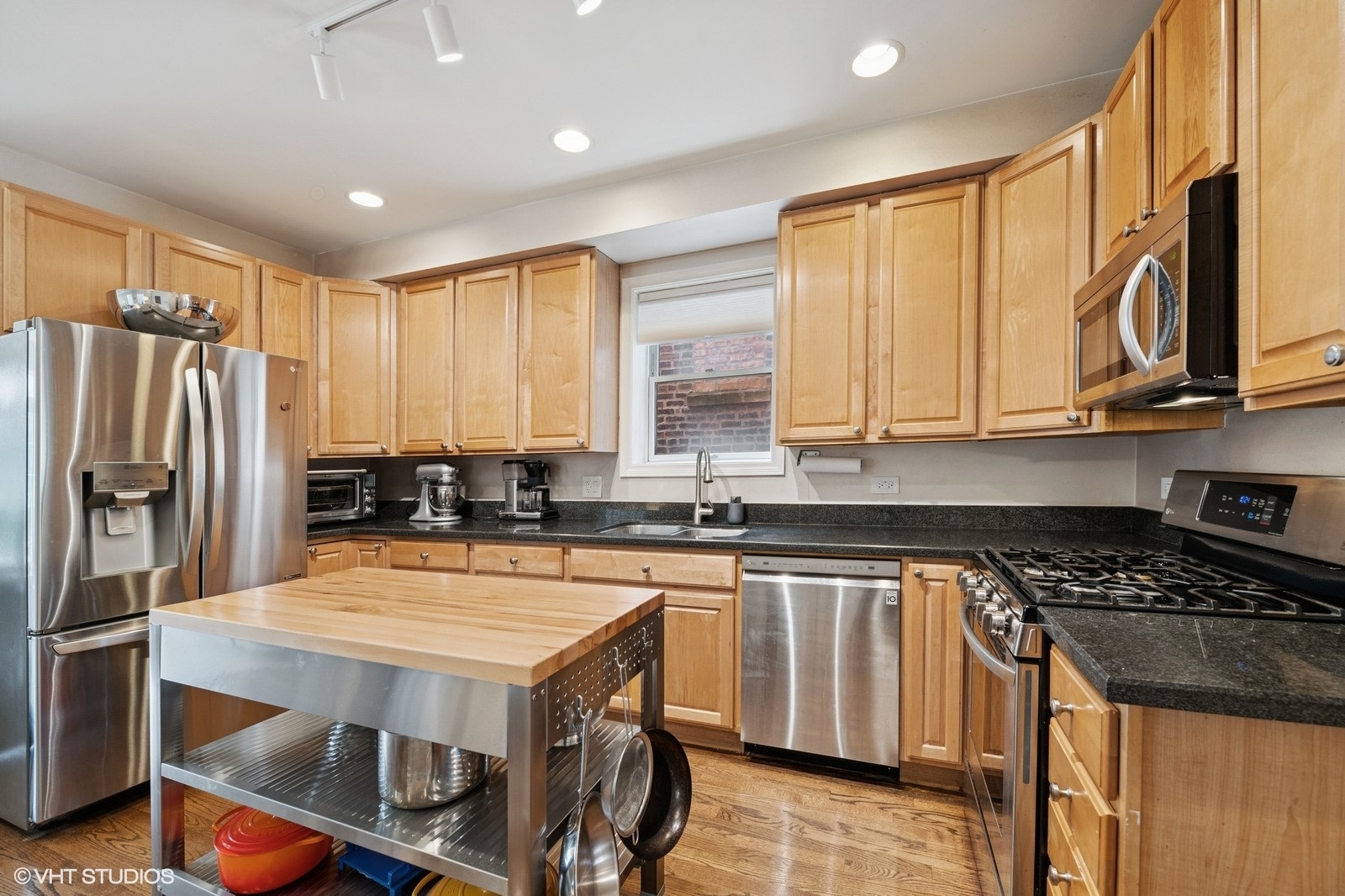 1102 N Paulina Street Unit: 201