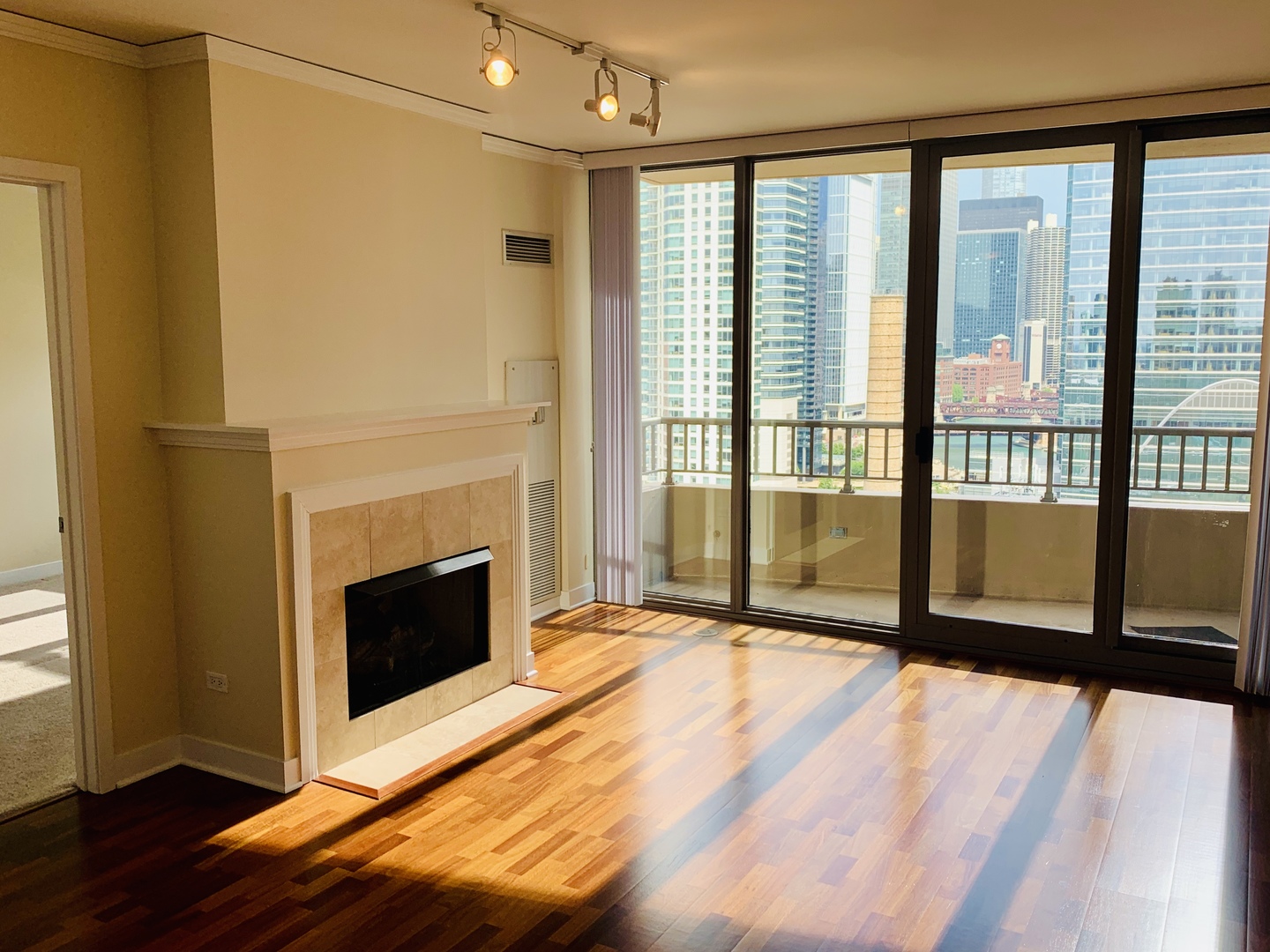 200 N Jefferson Street Unit: 1707
