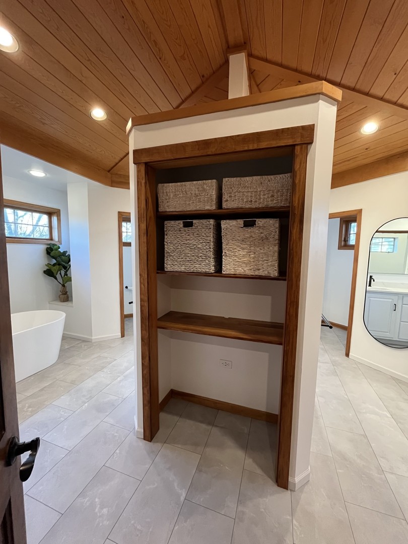 2951 Canterbury Drive