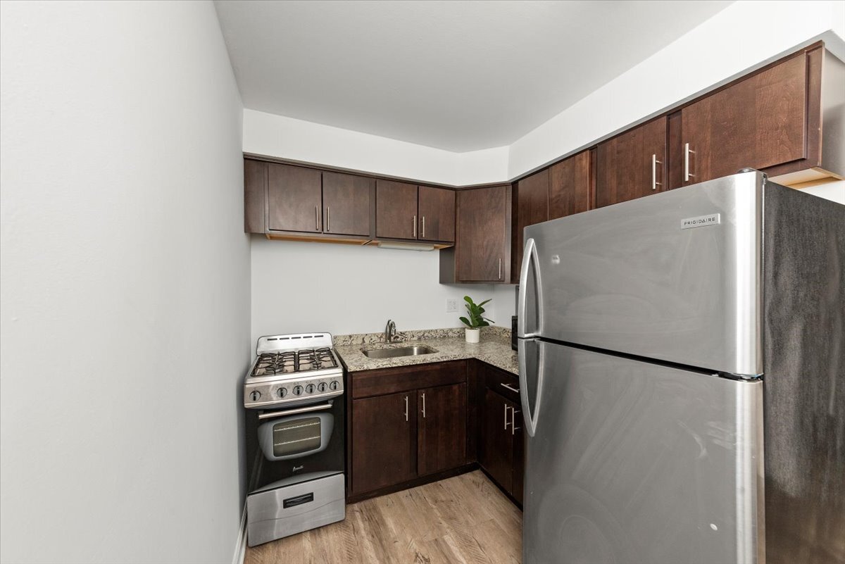 6211 N Kenmore Avenue Unit: 403