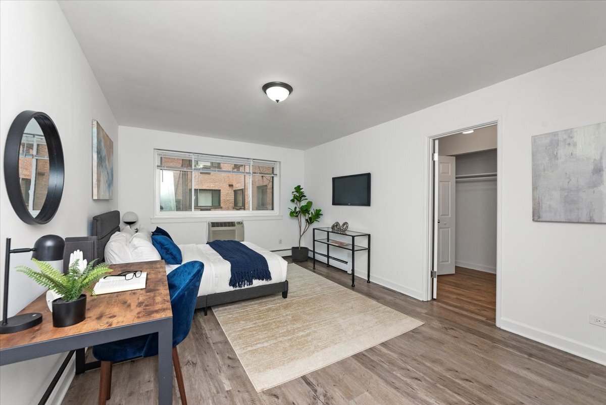 6211 N Kenmore Avenue Unit: 403