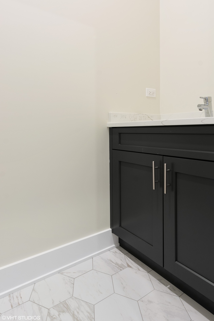 3122 N Clybourn Avenue Unit: 1S