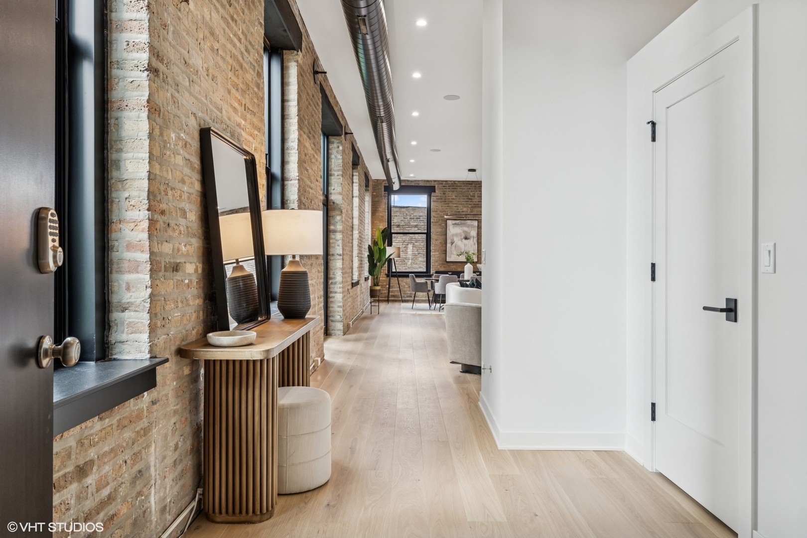 401 N Aberdeen Street Unit: 2S