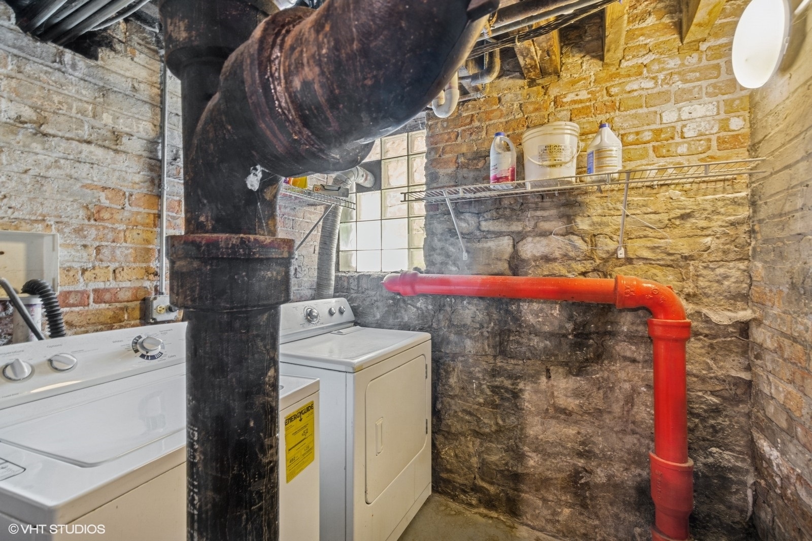 909 W Wisconsin Street Unit: 1M