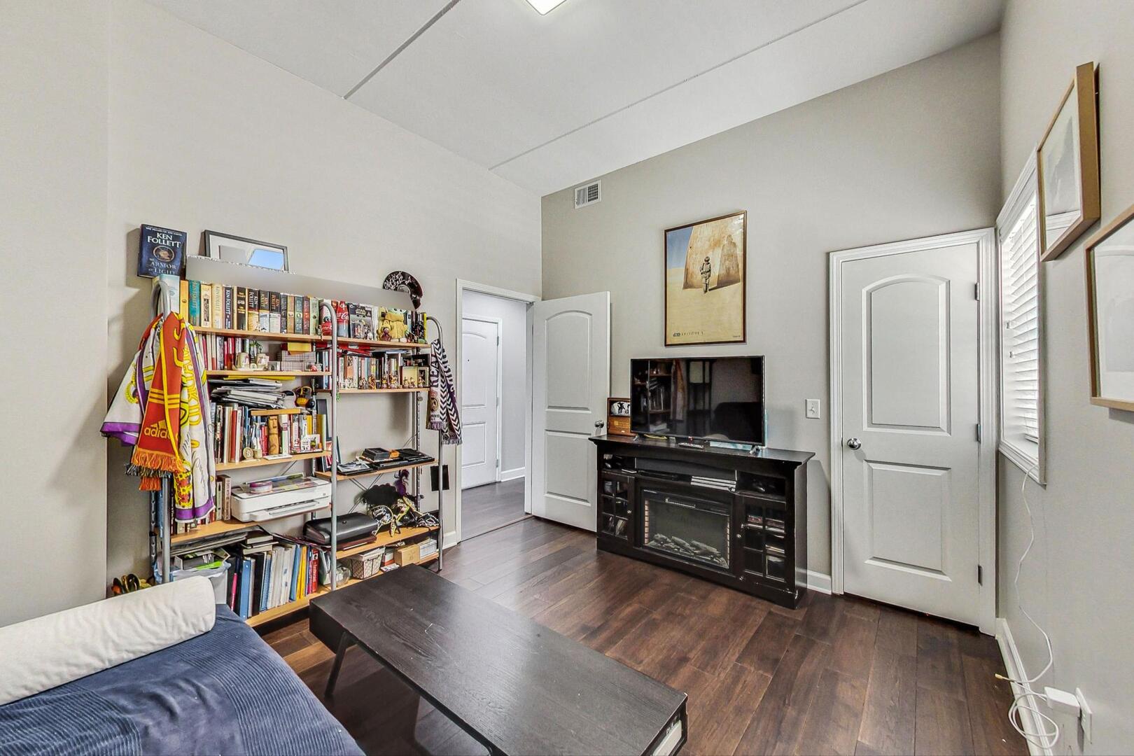 1909 W DIVERSEY Parkway Unit: 502