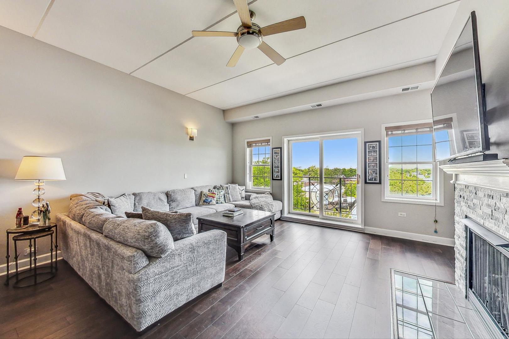 1909 W DIVERSEY Parkway Unit: 502