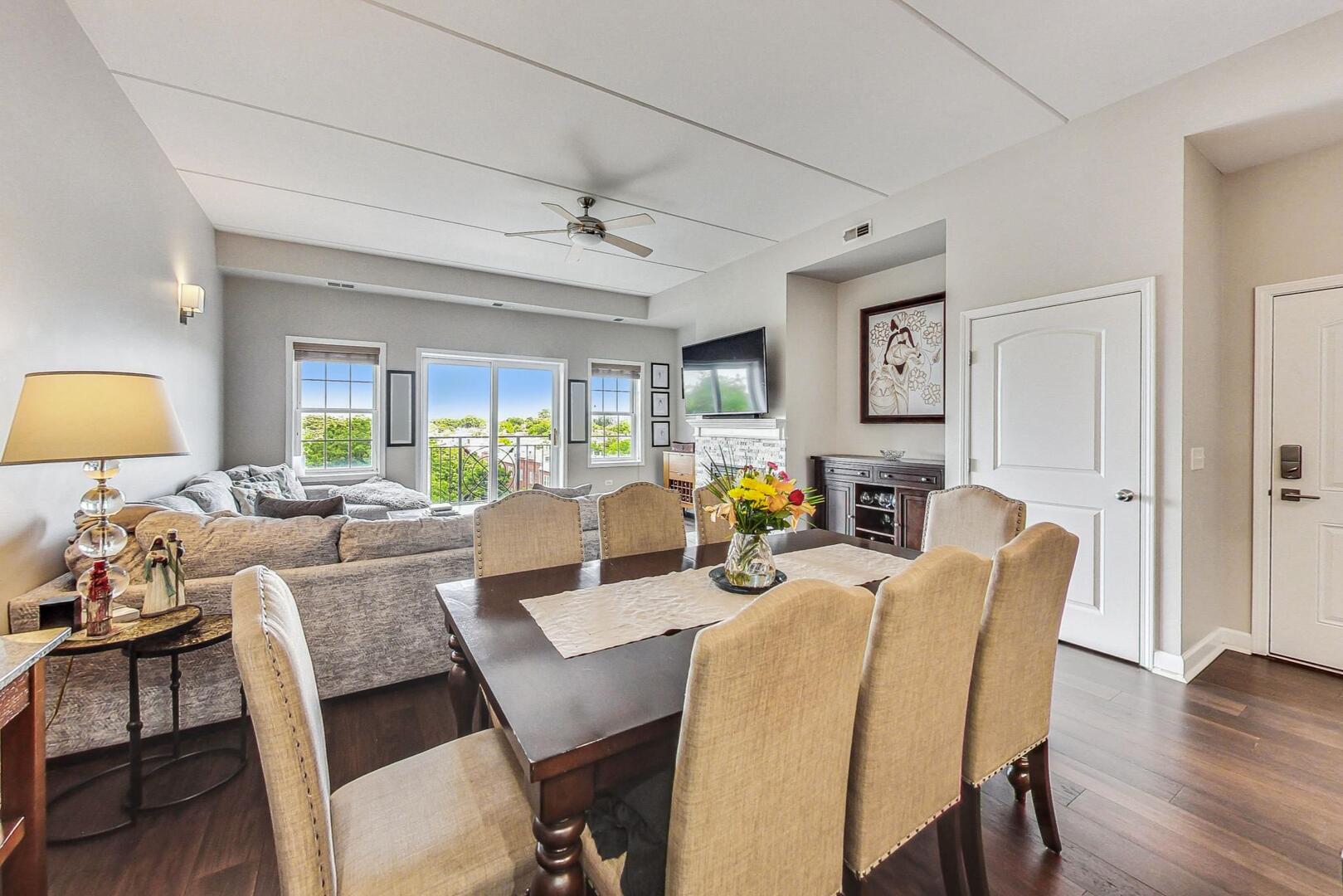 1909 W DIVERSEY Parkway Unit: 502