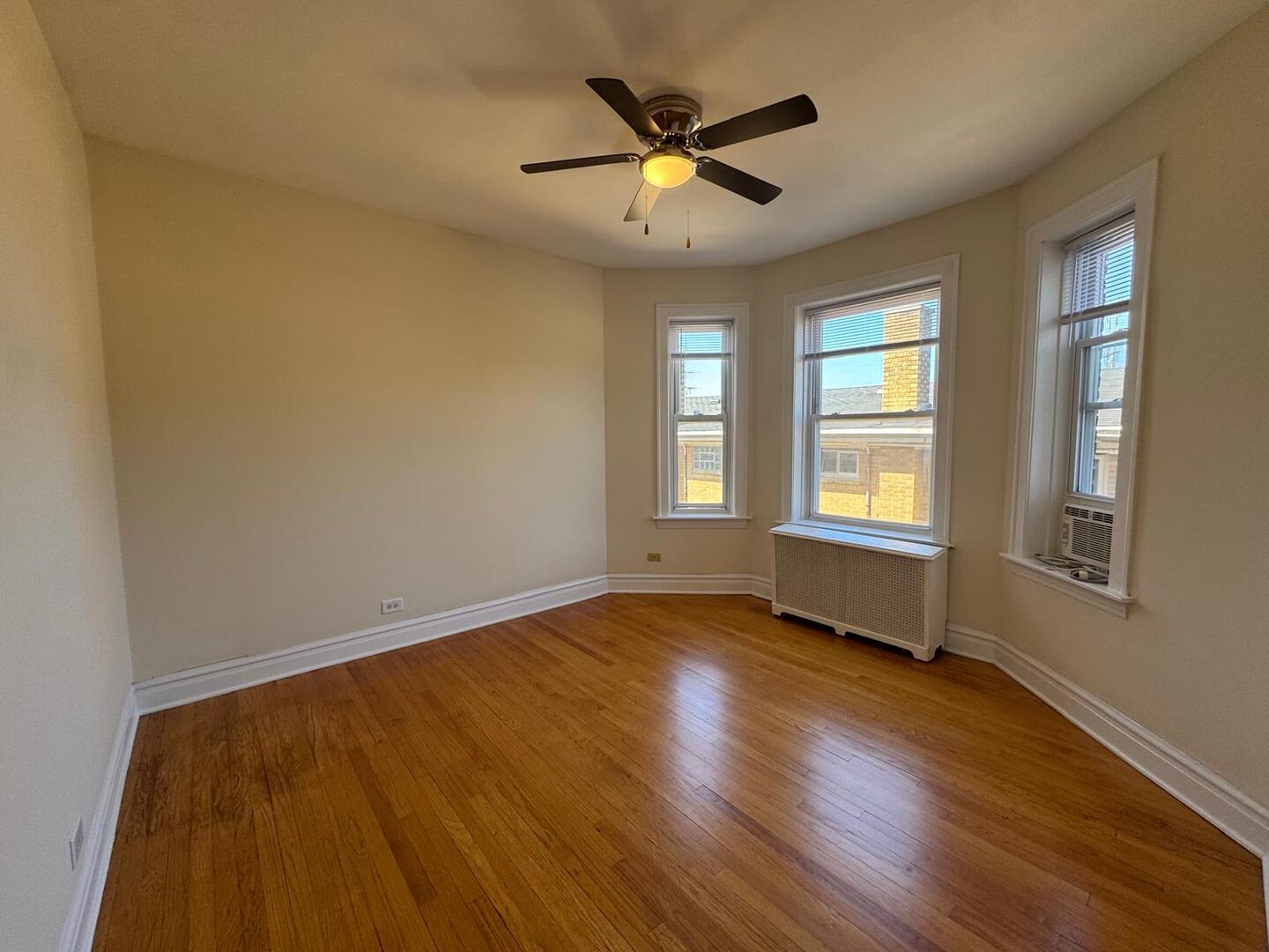 4827 Elm Street Unit: 2