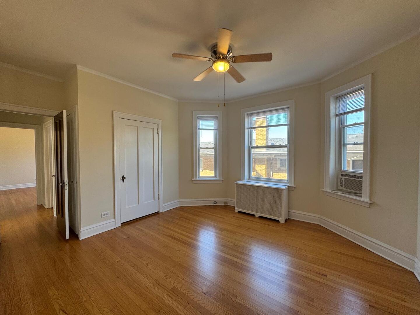 4827 Elm Street Unit: 2