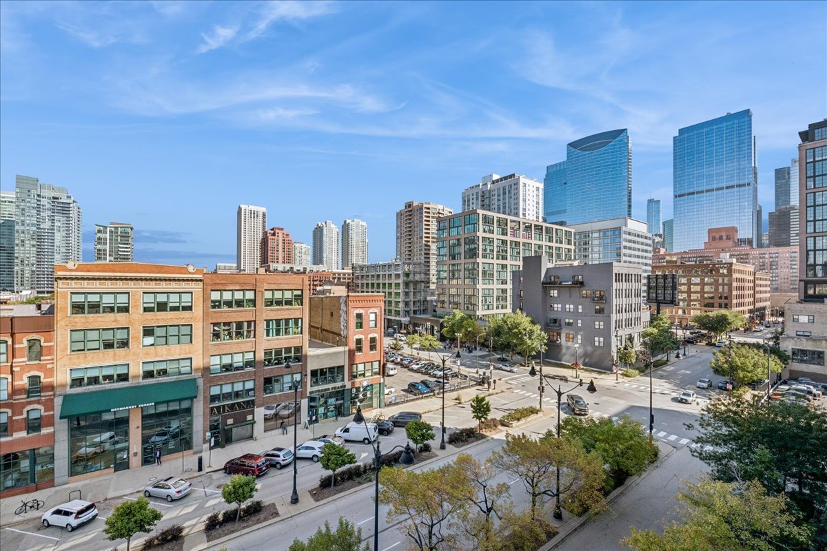 659 W Randolph Street Unit: 609