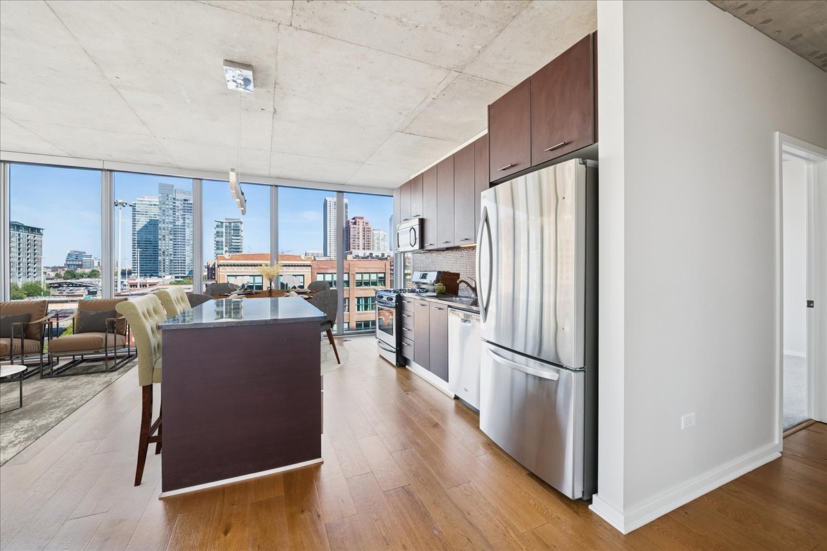 659 W Randolph Street Unit: 609